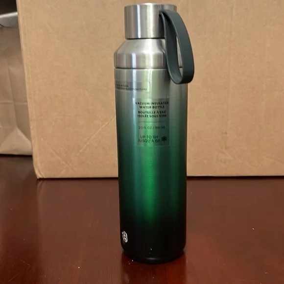 Starbucks 2022 Green Gradient Vacuum Insulated Water Bottle  20 OZ - 011129722 - Picture 2 of 6